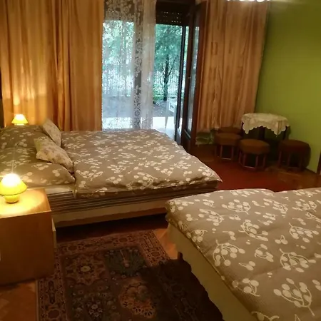 Nyaraló Arnyas Pihenohaz *